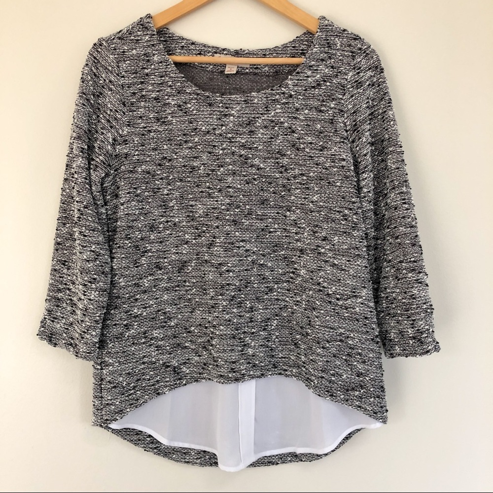 Closet closing, make offer! 3/4 Sleeve Knit Top w/Bottom Blouse Detail PS